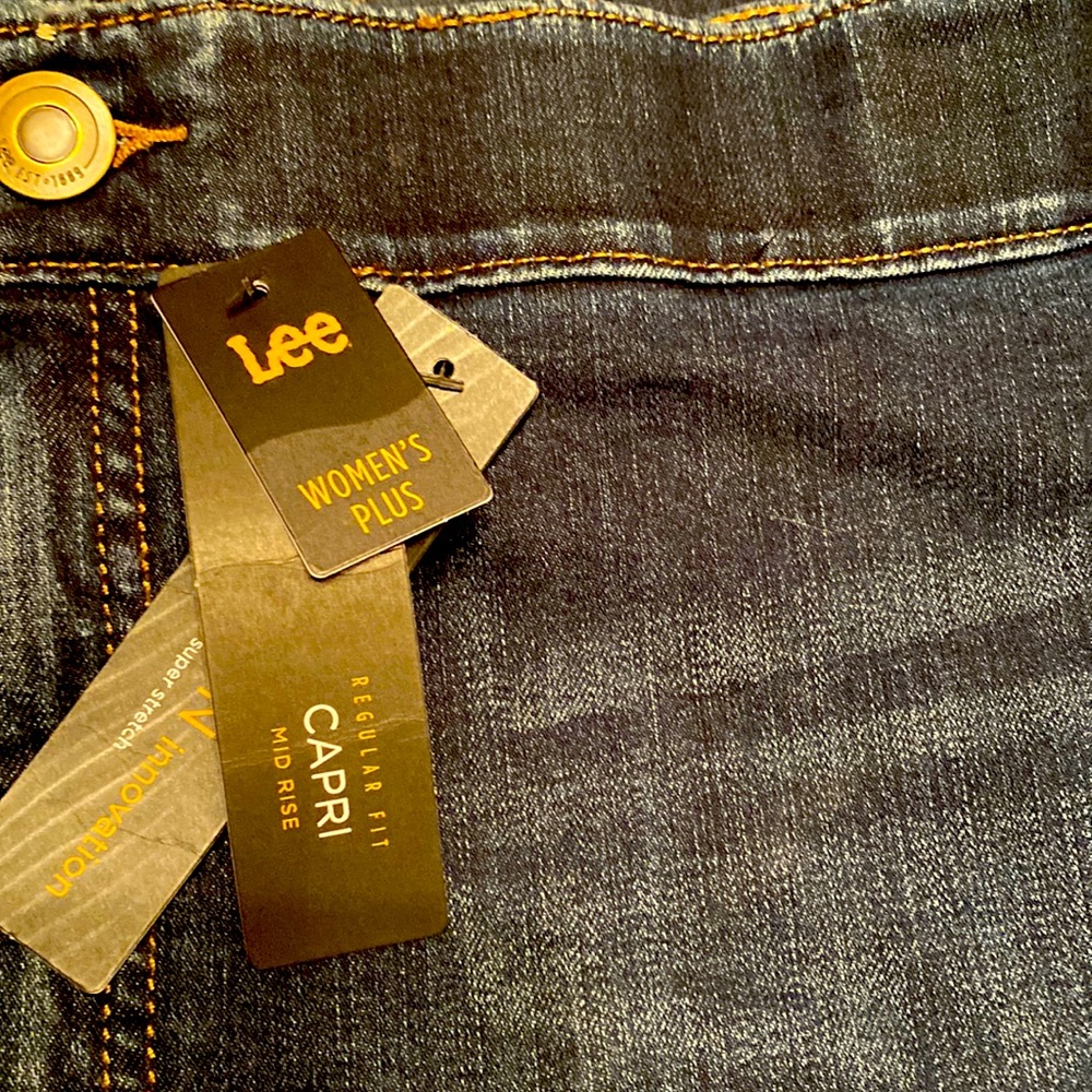 Brand new cropped jeans!!🔥